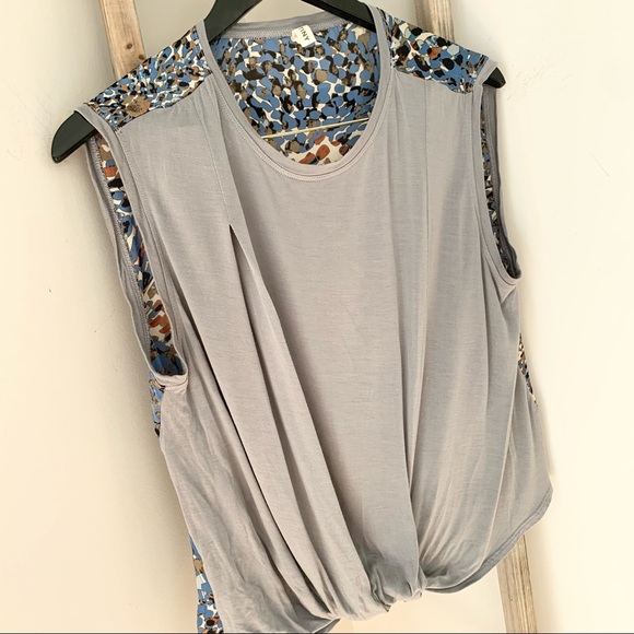 Anthropologie Tiny Grey Twist Front Sleeveless Tank Small - Picture 7 of 13